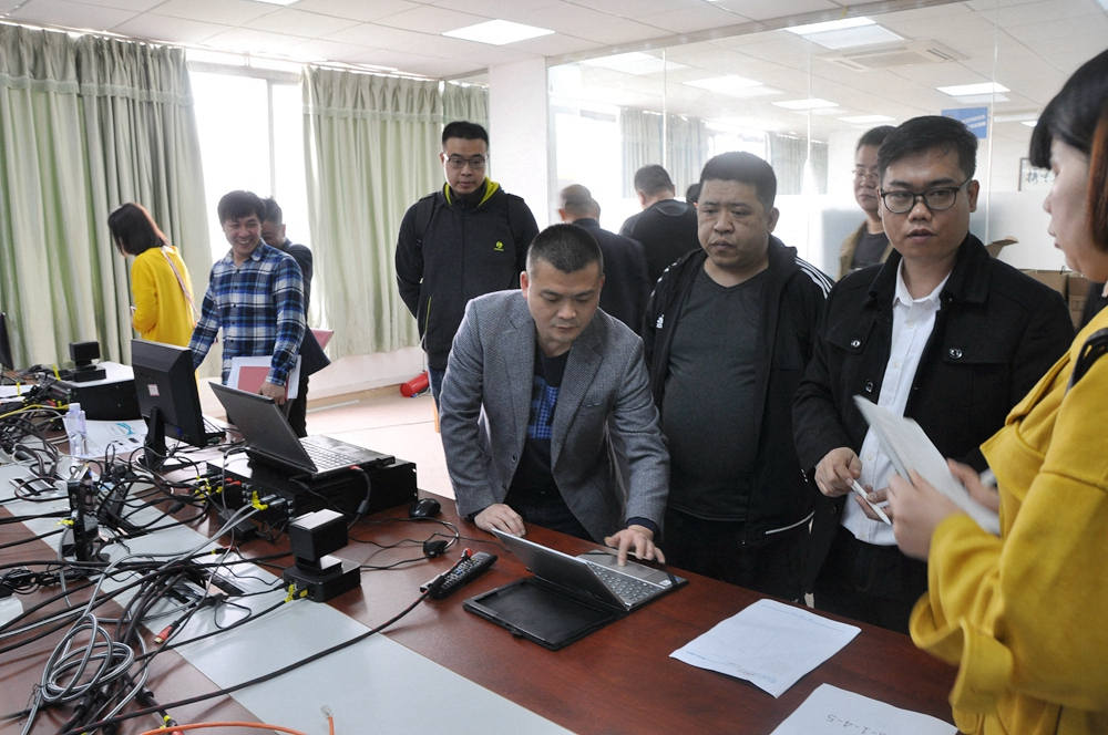 無紙化會議系統|高清混合矩陣|中控系統|專業音響系統