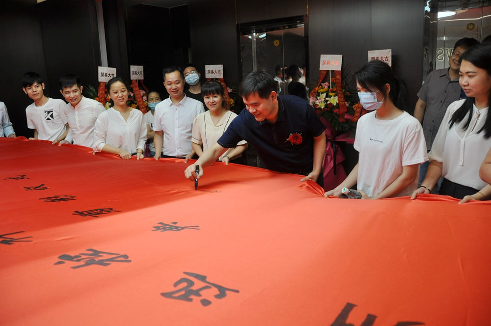 無紙化會議軟件_多媒體智能會議系統(tǒng)方案